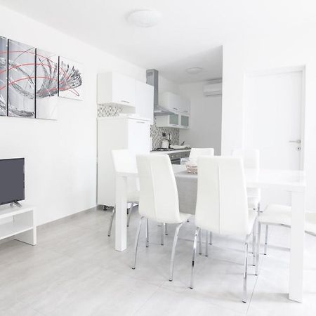 New Family 2 Bedroom Apartment Vodnjan Exteriör bild